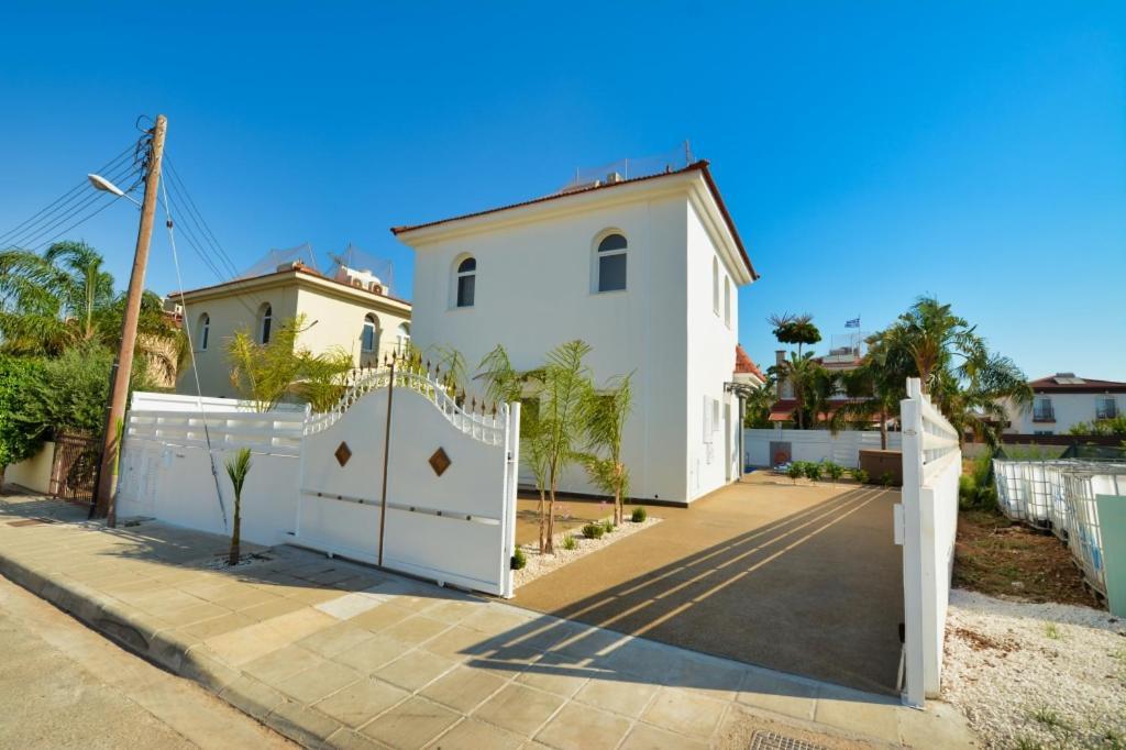 Villa Mario - 2Min Walk From Kapparis Beach Paralimni Luaran gambar